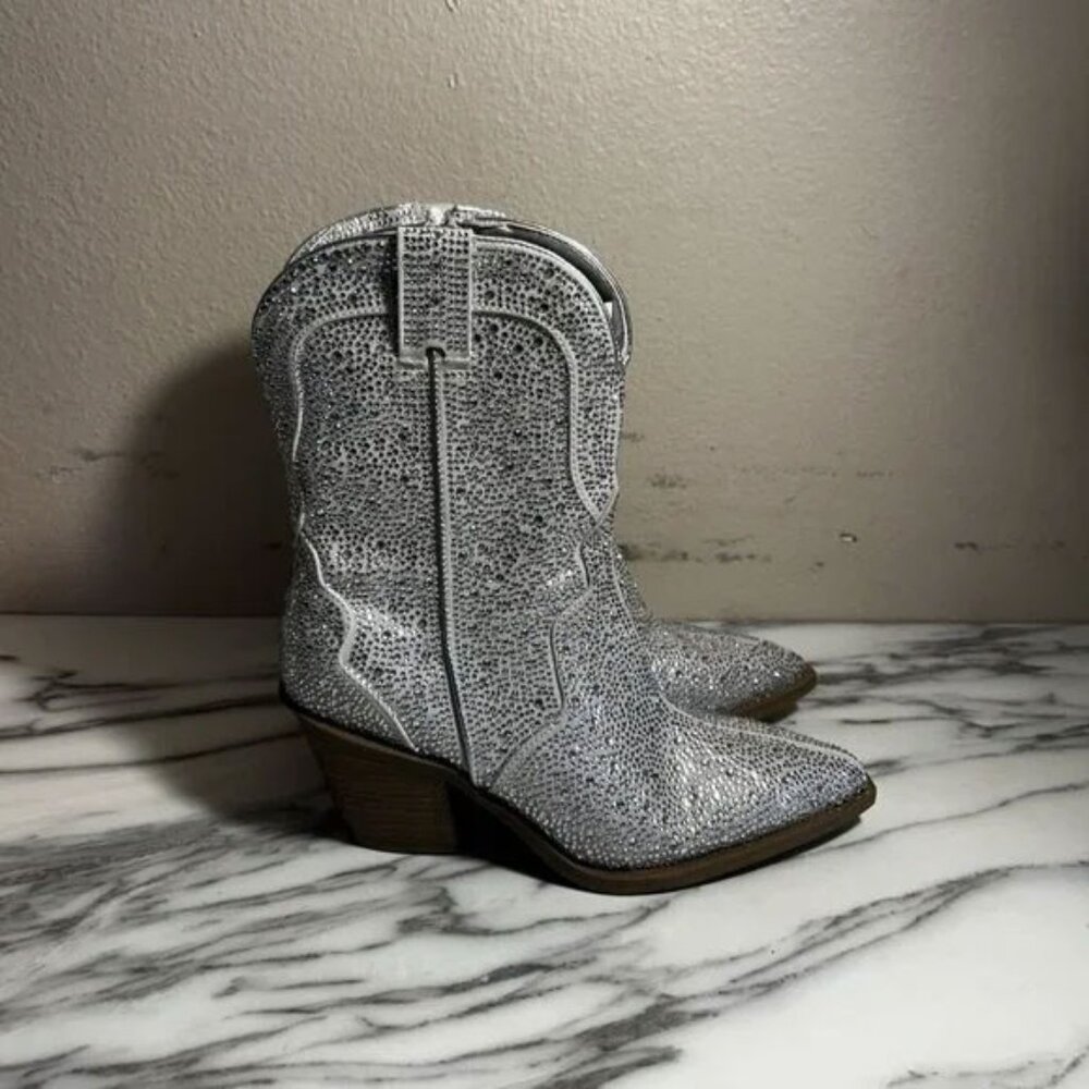 Universal Thread Women Cowboy Western Boots Cowgirl Silver Rhinestone SZ 6 NWT